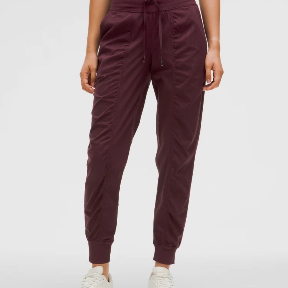 Lululemon Dance Studio Mid-Rise Jogger *Full Length  Garnet size 4